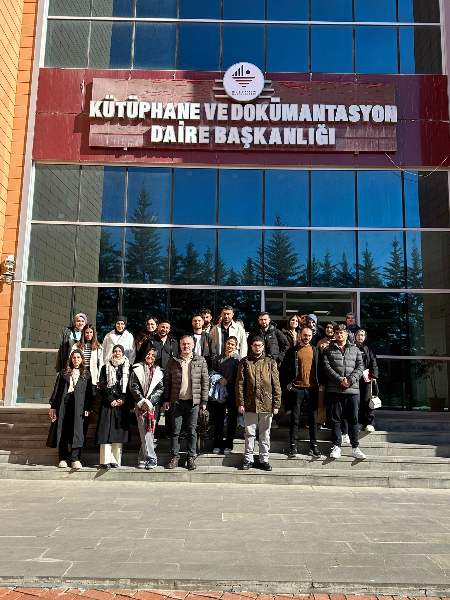 Kilis 7 Aralık Üniversitesi İnsan ve Toplum Bilimleri Fakültesi Tarih Bölümü 3. sınıf öğrencileri, Osmanlı Tarihi Semineri dersi kapsamında uygulamalı bir eğitim gerçekleştirdi.