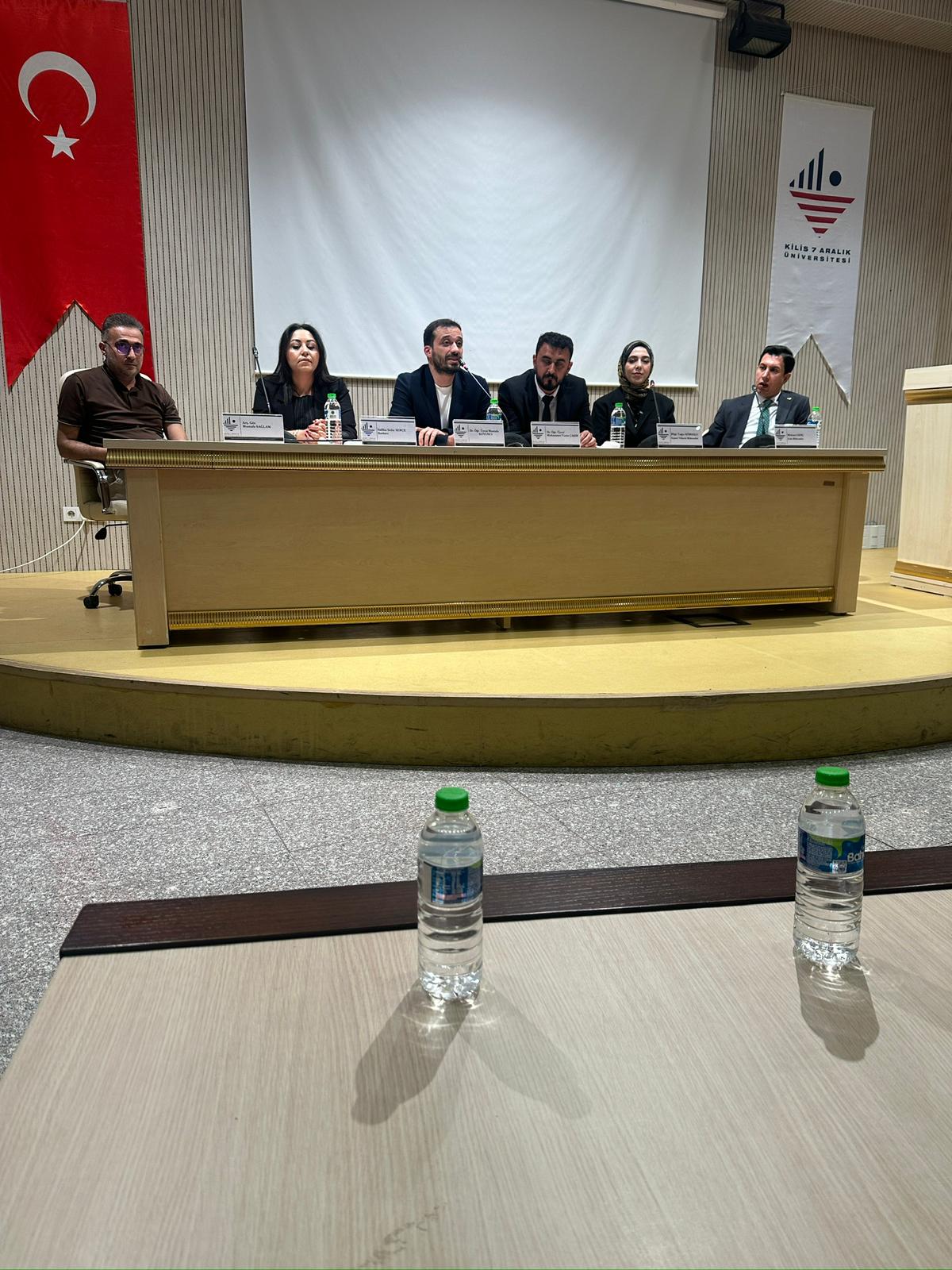 Bölümümüz öğretim üyelerinden sayın Dr. Öğr. Üyesi Mustafa KOYUNCU hocamız, üniversitemizde düzenlenen “Mezunlar Zirvesi” Başlıklı söyleyişi programına katıldı