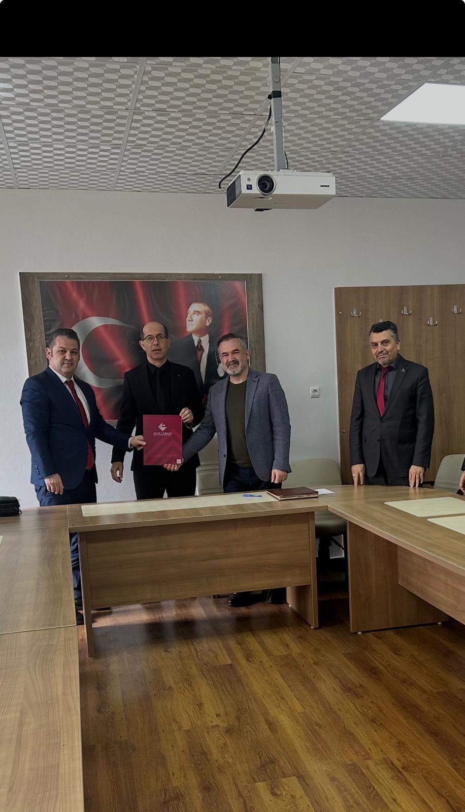 Kilis 7 Aralık Üniversitesi İnsan ve Toplum Bilimleri Fakültesi Tarih Bölümü ile T.C. Kültür ve Turizm Bakanlığı Kilis İl Kültür ve Turizm Müdürlüğü arasında, FEDEK akreditasyon süreci kapsamında “Dış Paydaş İş Birliği Protokolü” imzalandı.