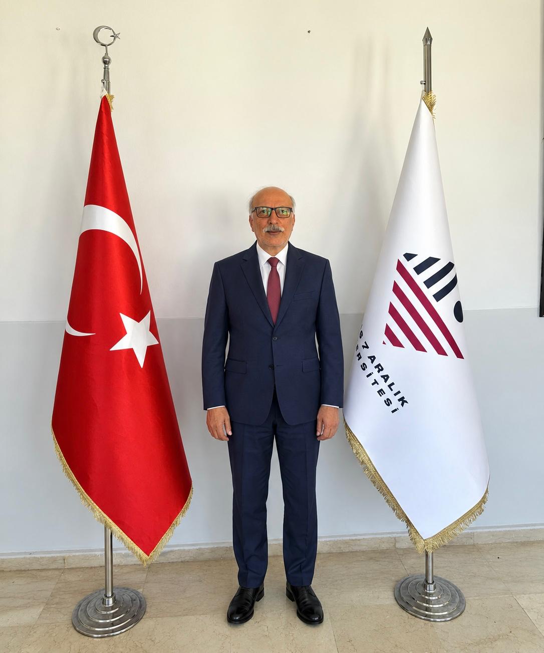 İsmet Üzen